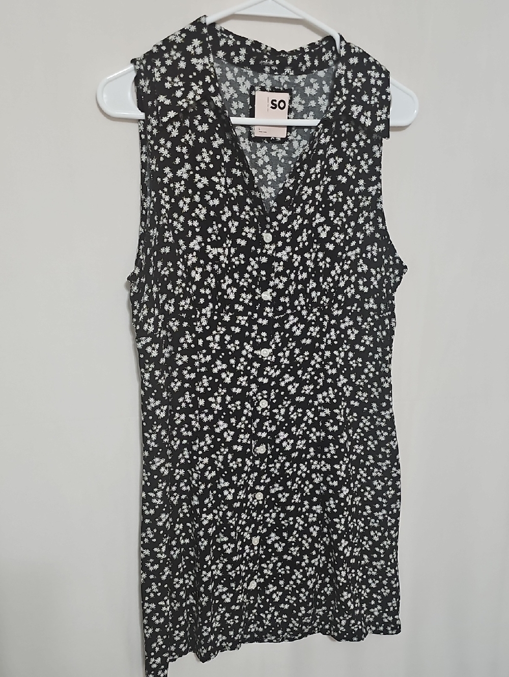 SO Black Sleeveless India Import Floral Button-Front Tunic